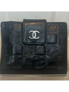 ❤️CHANEL PRECIOUS SYMBOLS ICON LUCKY COMPACT WALLET